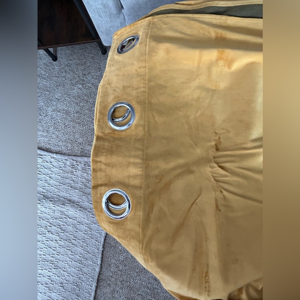 Set of 2 panels - golden yellow velvet material- blackout - Picture 2 of 5
